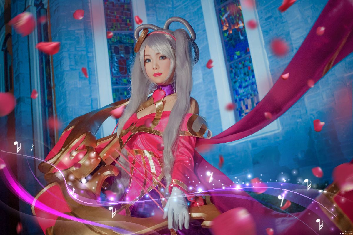 "Liên minh huyền thoại" Ngày Valentine Limited Skin Sweetheart Baby Sona C O S P L A Y