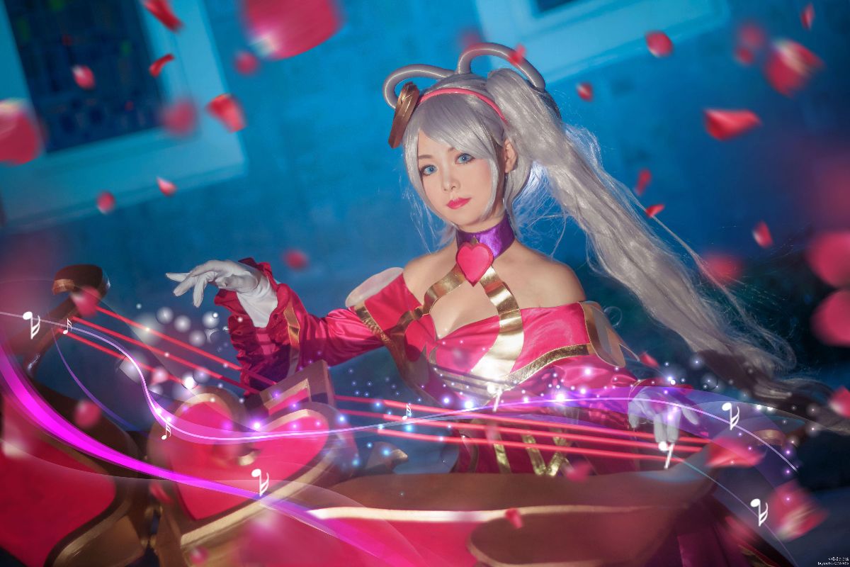 "Liên minh huyền thoại" Ngày Valentine Limited Skin Sweetheart Baby Sona C O S P L A Y