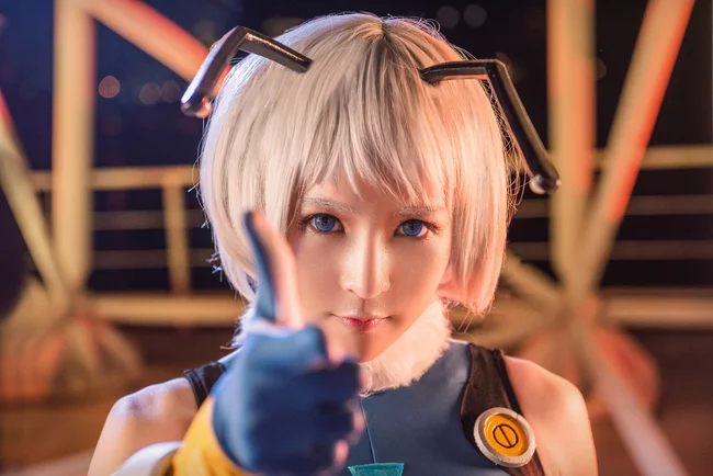 "BEE BEE" LIULI BEE COMBAT SAID C O S P L A Y