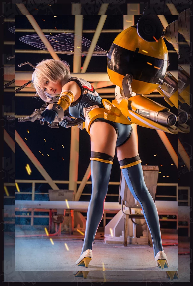 "BEE BEE" LIULI BEE COMBAT SAID C O S P L A Y