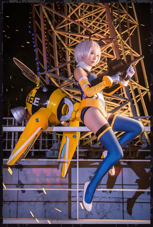 "BEE BEE" LIULI BEE COMBAT SAID C O S P L A Y