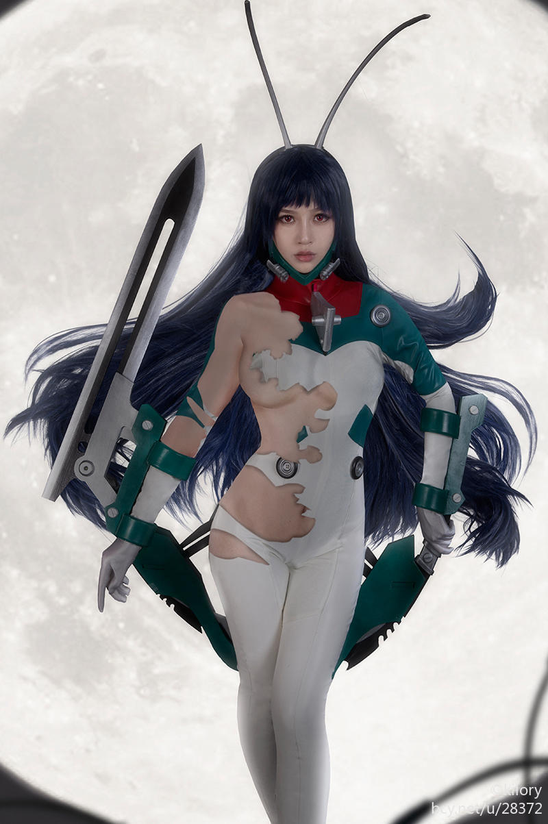 "BEE BEE" LIULI BEE COMBAT SAID C O S P L A Y