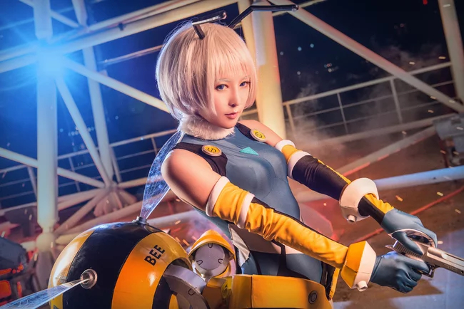"BEE BEE" LIULI BEE COMBAT SAID C O S P L A Y