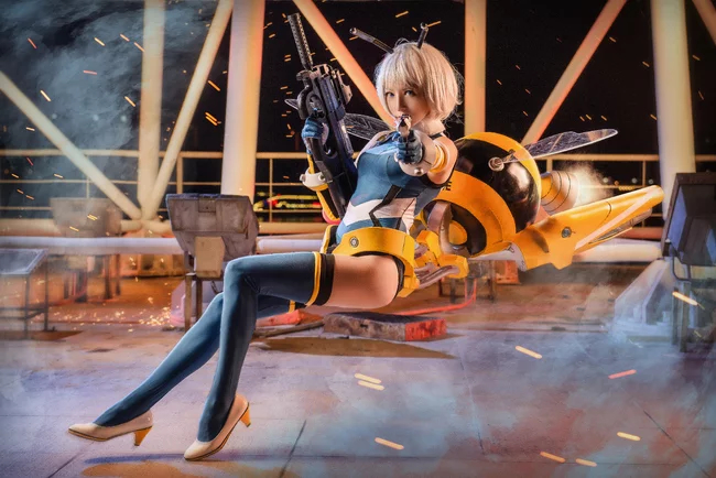 "BEE BEE" LIULI BEE COMBAT SAID C O S P L A Y