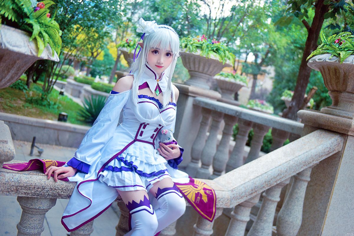 Re: Cuộc sống ở một thế giới khác từ đầu## Emilya#