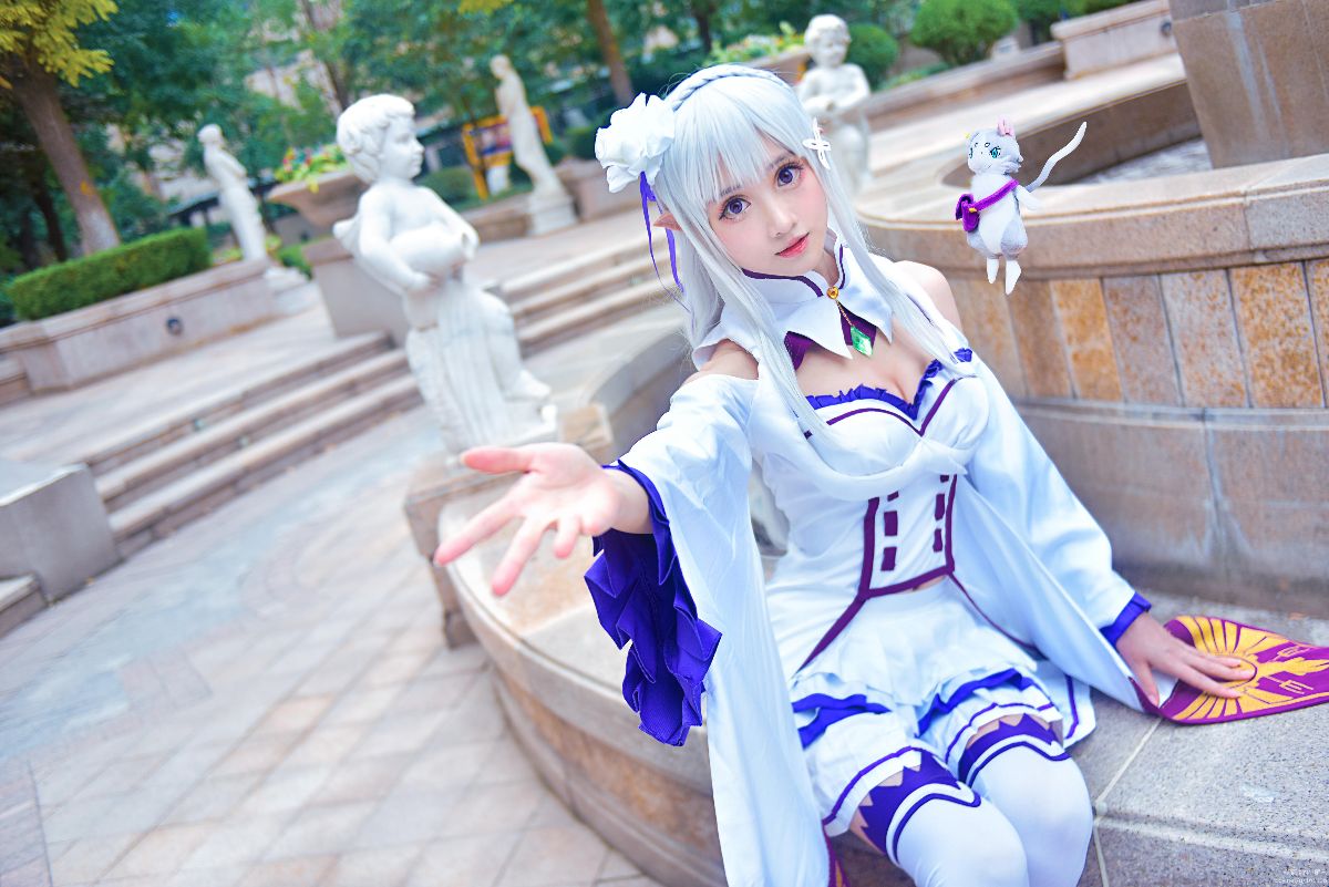 Re: Cuộc sống ở một thế giới khác từ đầu## Emilya#