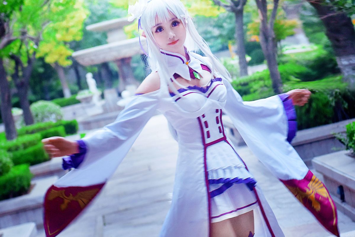 Re: Cuộc sống ở một thế giới khác từ đầu## Emilya#