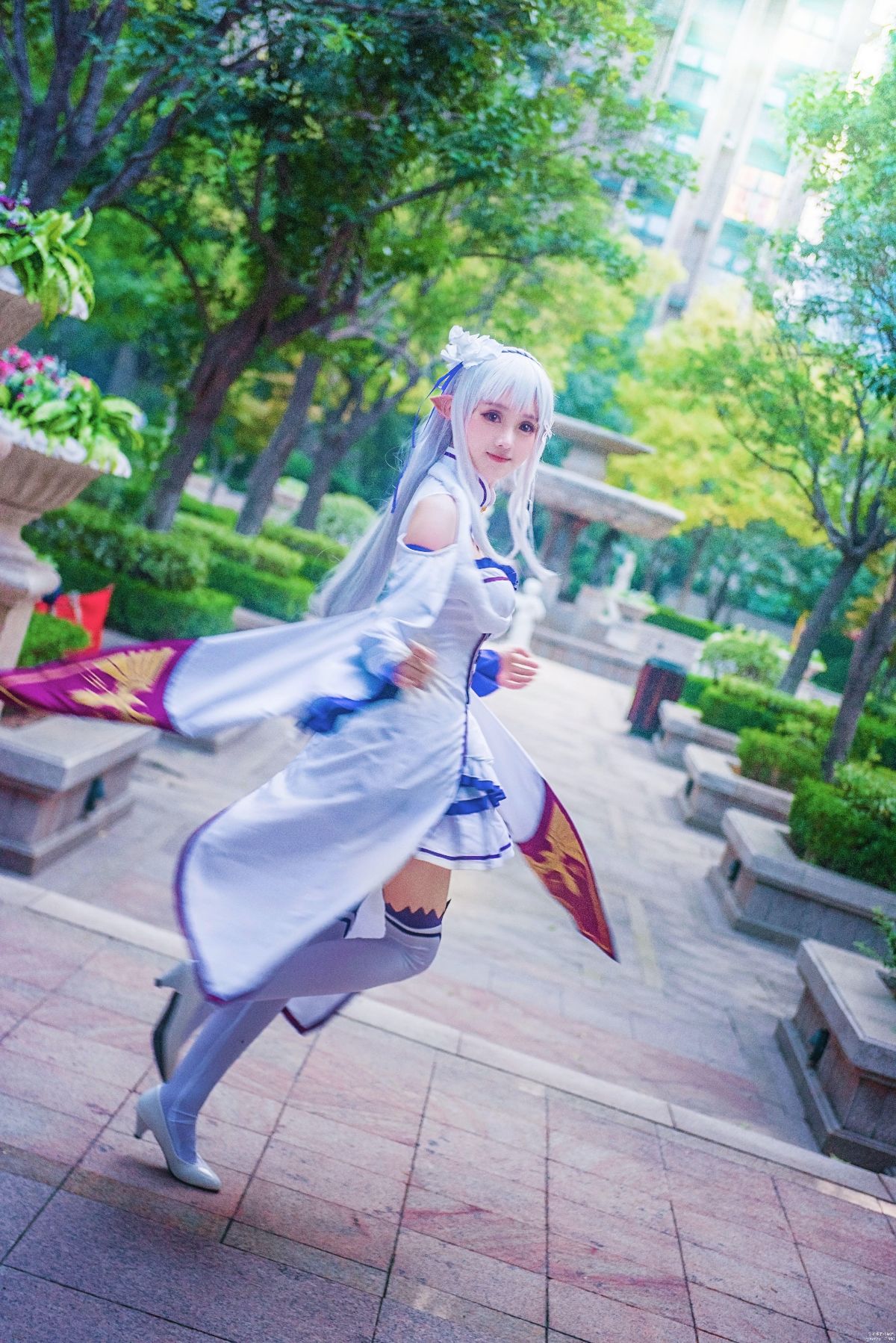 Re: Cuộc sống ở một thế giới khác từ đầu## Emilya#