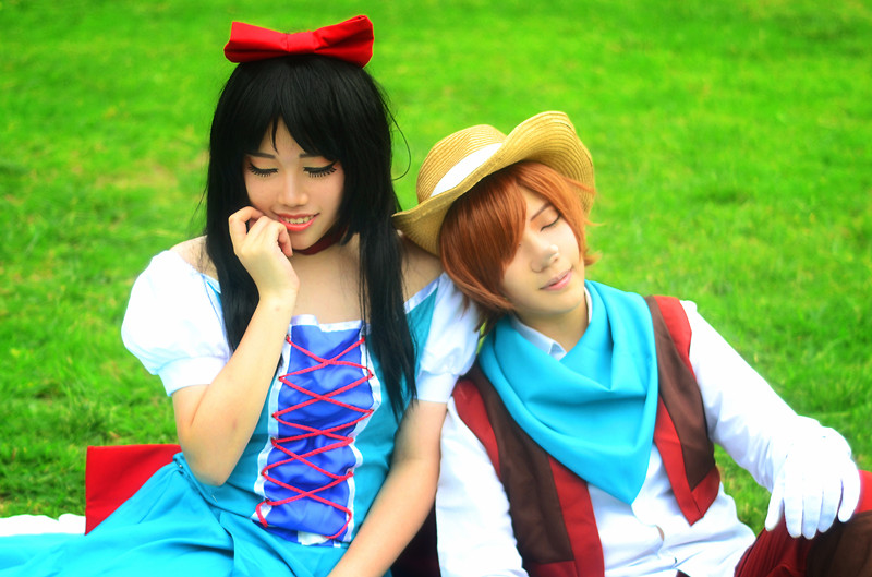 "Hàng trăm ngàn trò đùa lạnh lùng" Pinocchio x Bạch Tuyết C O S P L A Y