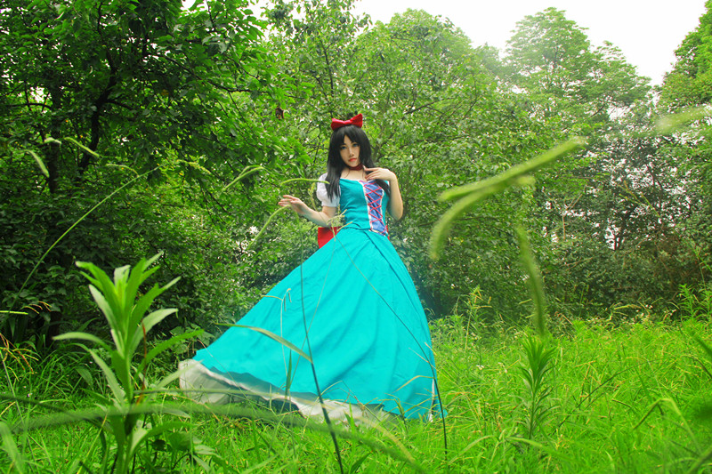 "Hàng trăm ngàn trò đùa lạnh lùng" Pinocchio x Bạch Tuyết C O S P L A Y