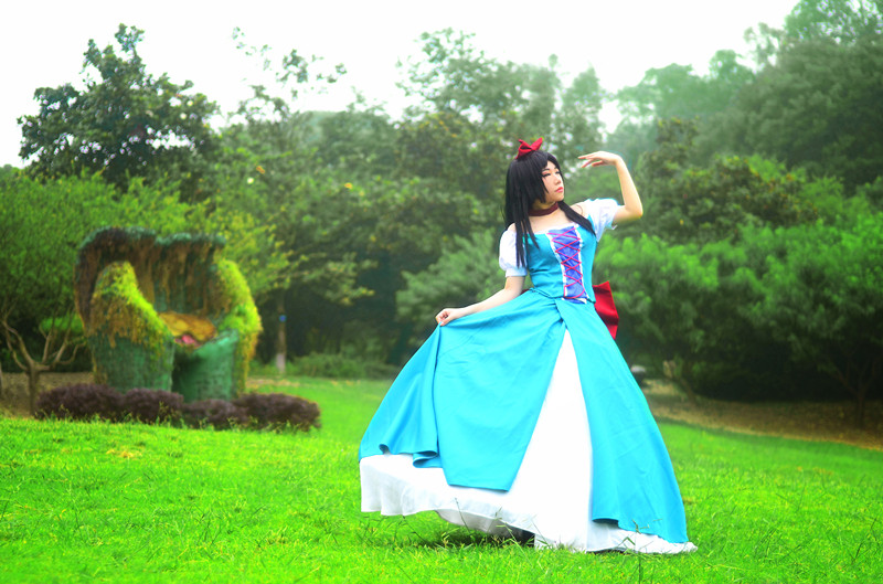 "Hàng trăm ngàn trò đùa lạnh lùng" Pinocchio x Bạch Tuyết C O S P L A Y