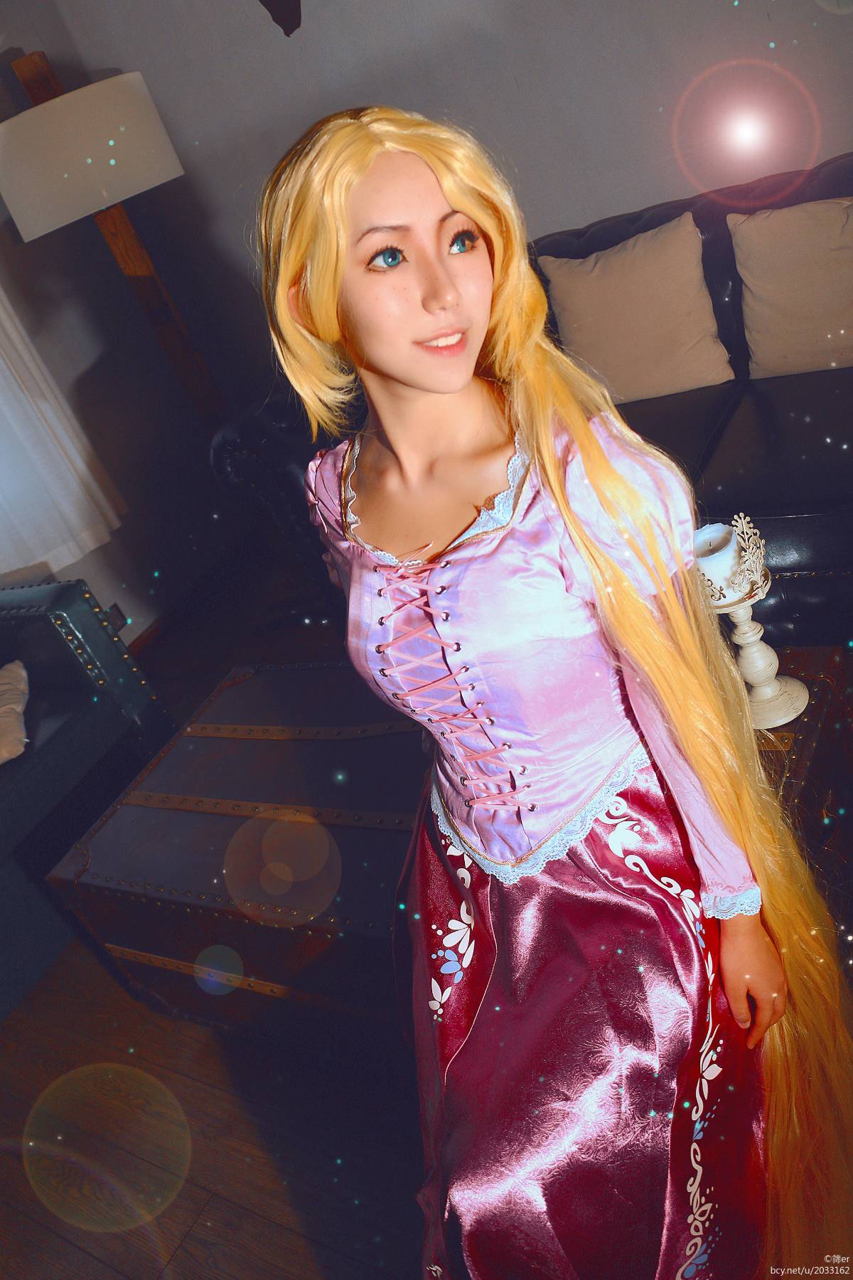 "Magic" Rapunzel Lepe c o s p l a y