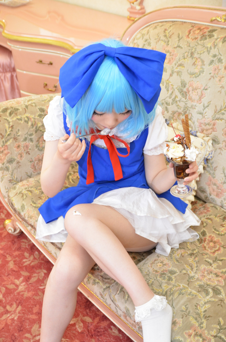 [từ một bông hồng] Touhou không đứng yên