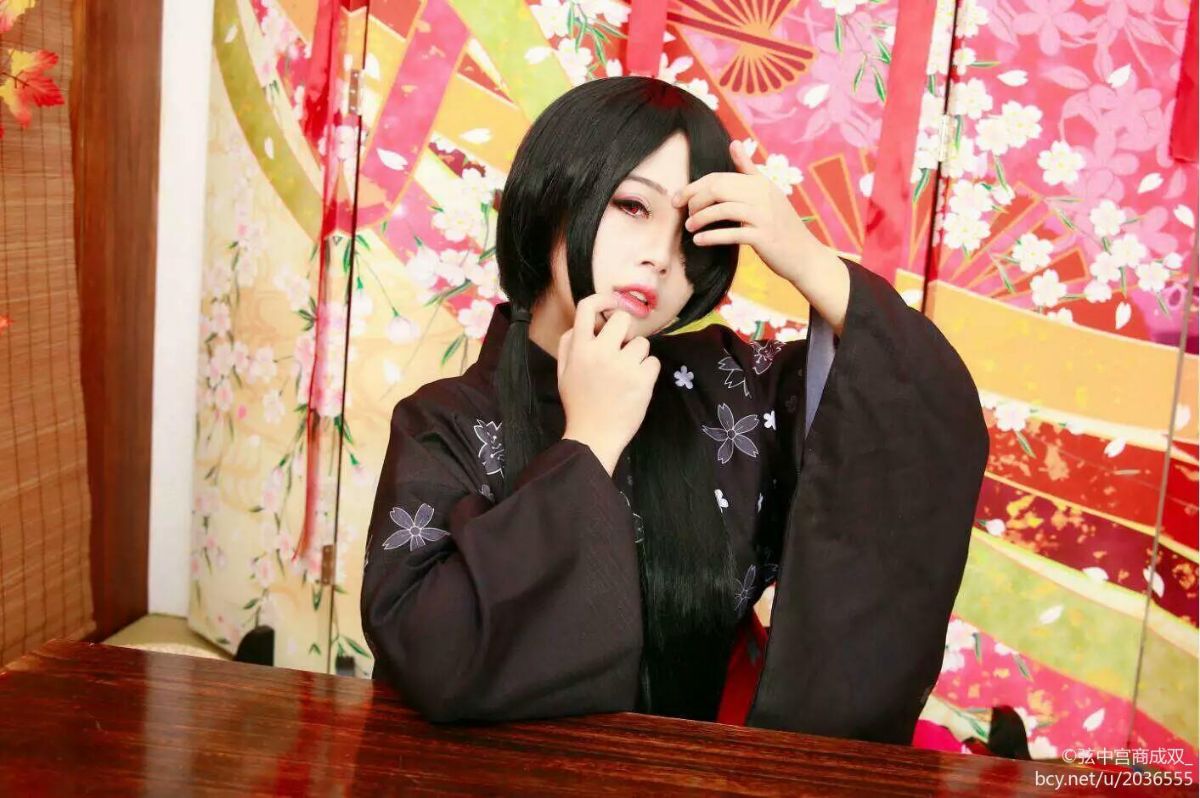 "Trận chiến ngày" Tokizaki Kuromi đã vẽ màu đen kimono c o s p l a y