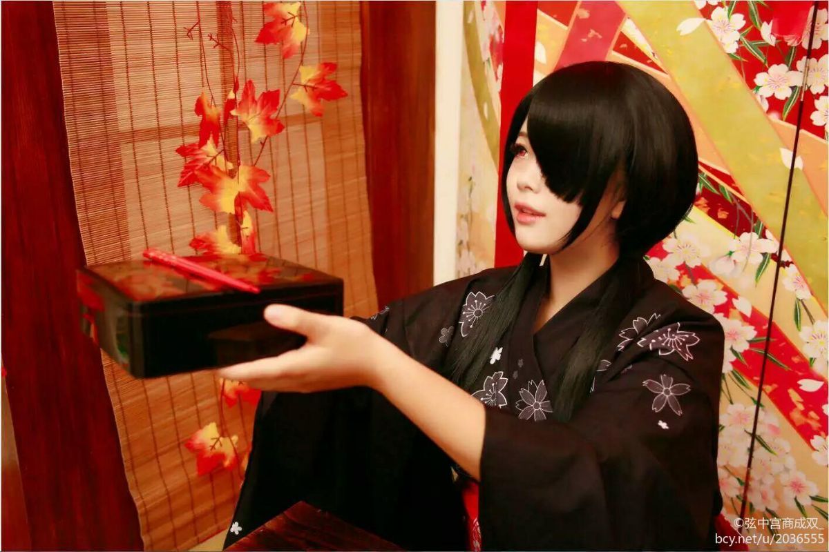 "Trận chiến ngày" Tokizaki Kuromi đã vẽ màu đen kimono c o s p l a y