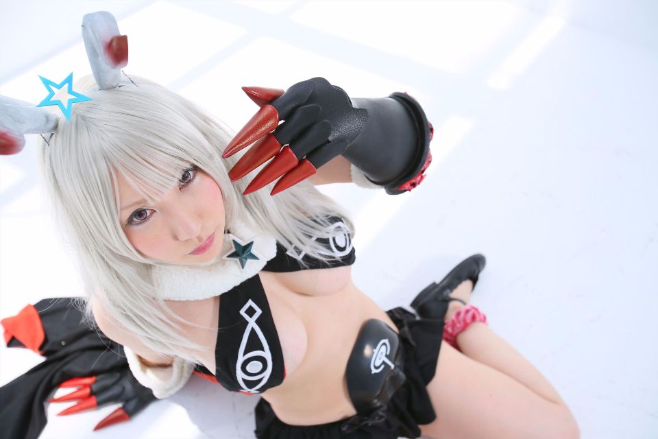 Cô gái trẻ chinh phục ""