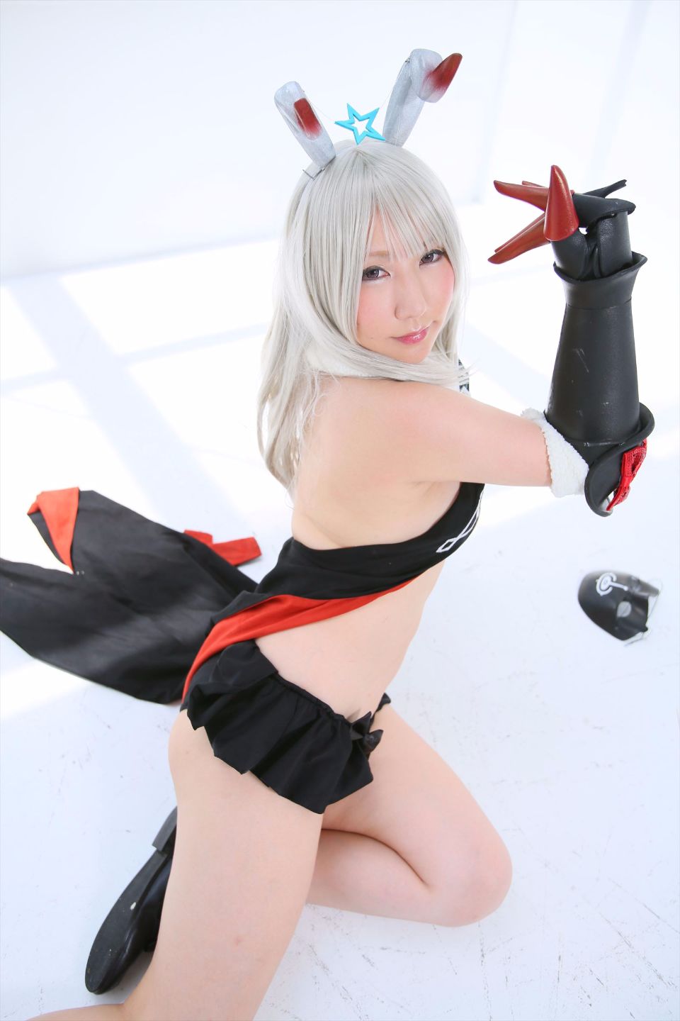 Cô gái trẻ chinh phục ""