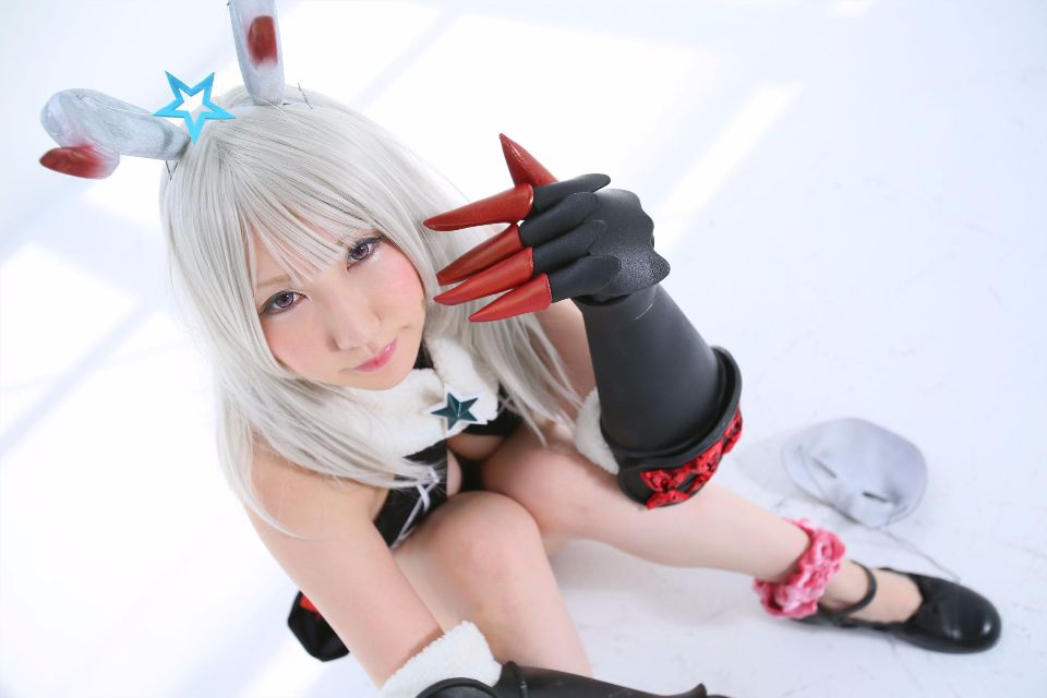 Cô gái trẻ chinh phục ""