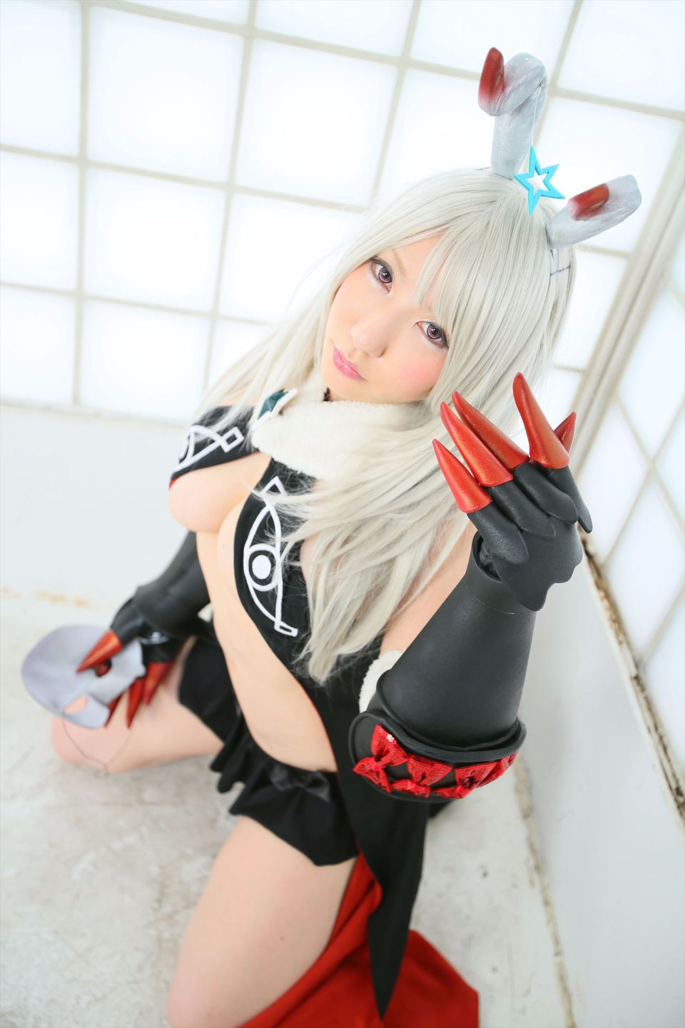 Cô gái trẻ chinh phục ""