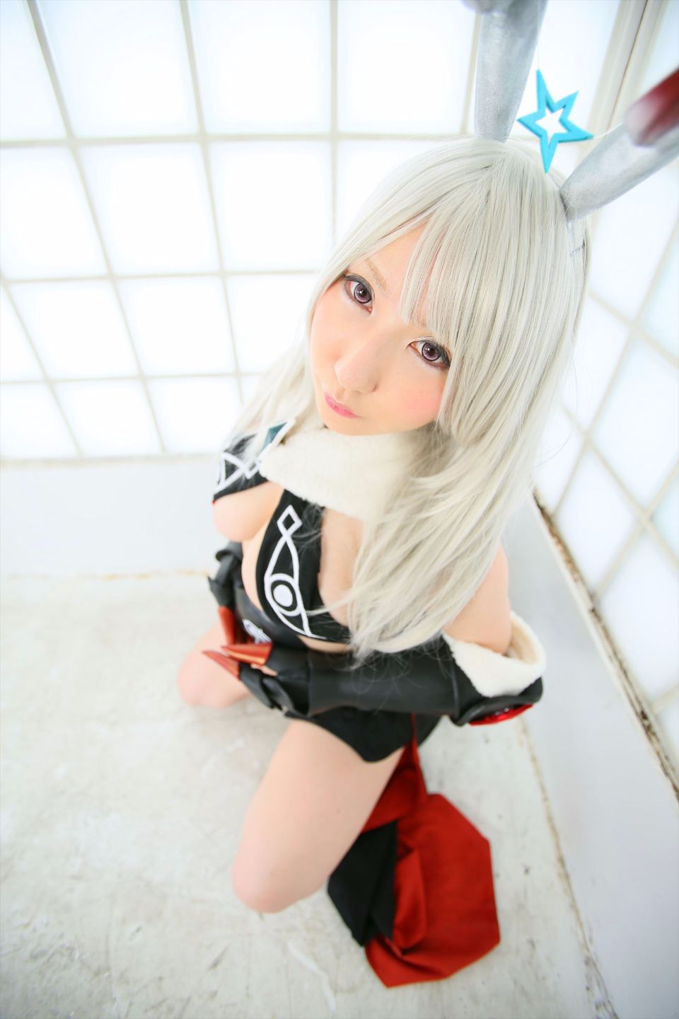 Cô gái trẻ chinh phục ""