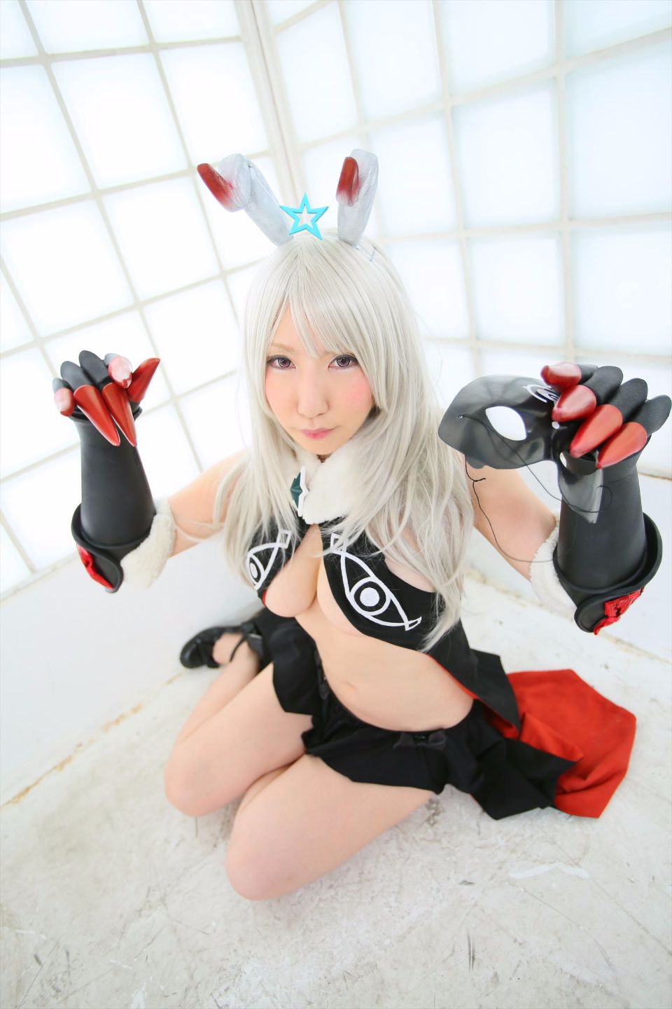 Cô gái trẻ chinh phục ""