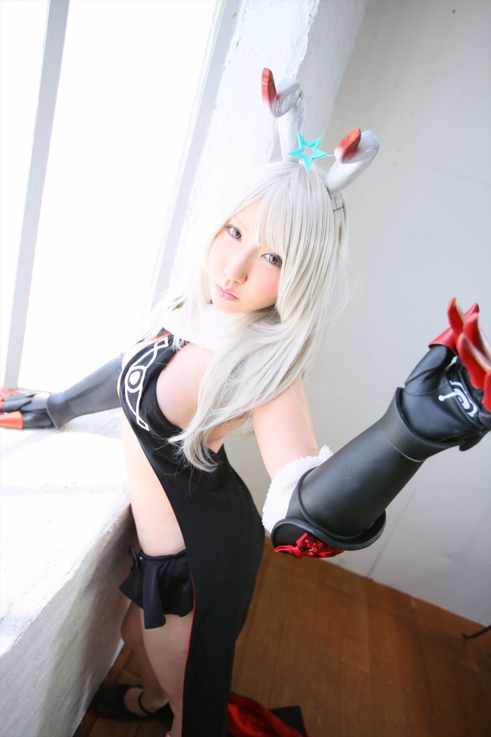 Cô gái trẻ chinh phục ""