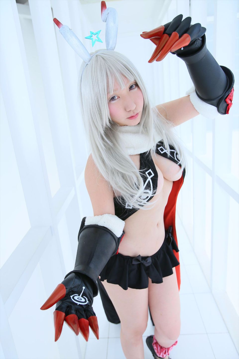 Cô gái trẻ chinh phục ""