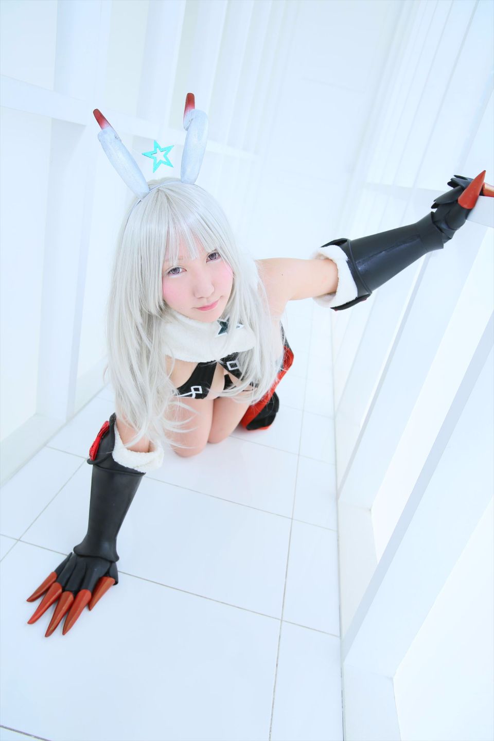 Cô gái trẻ chinh phục ""