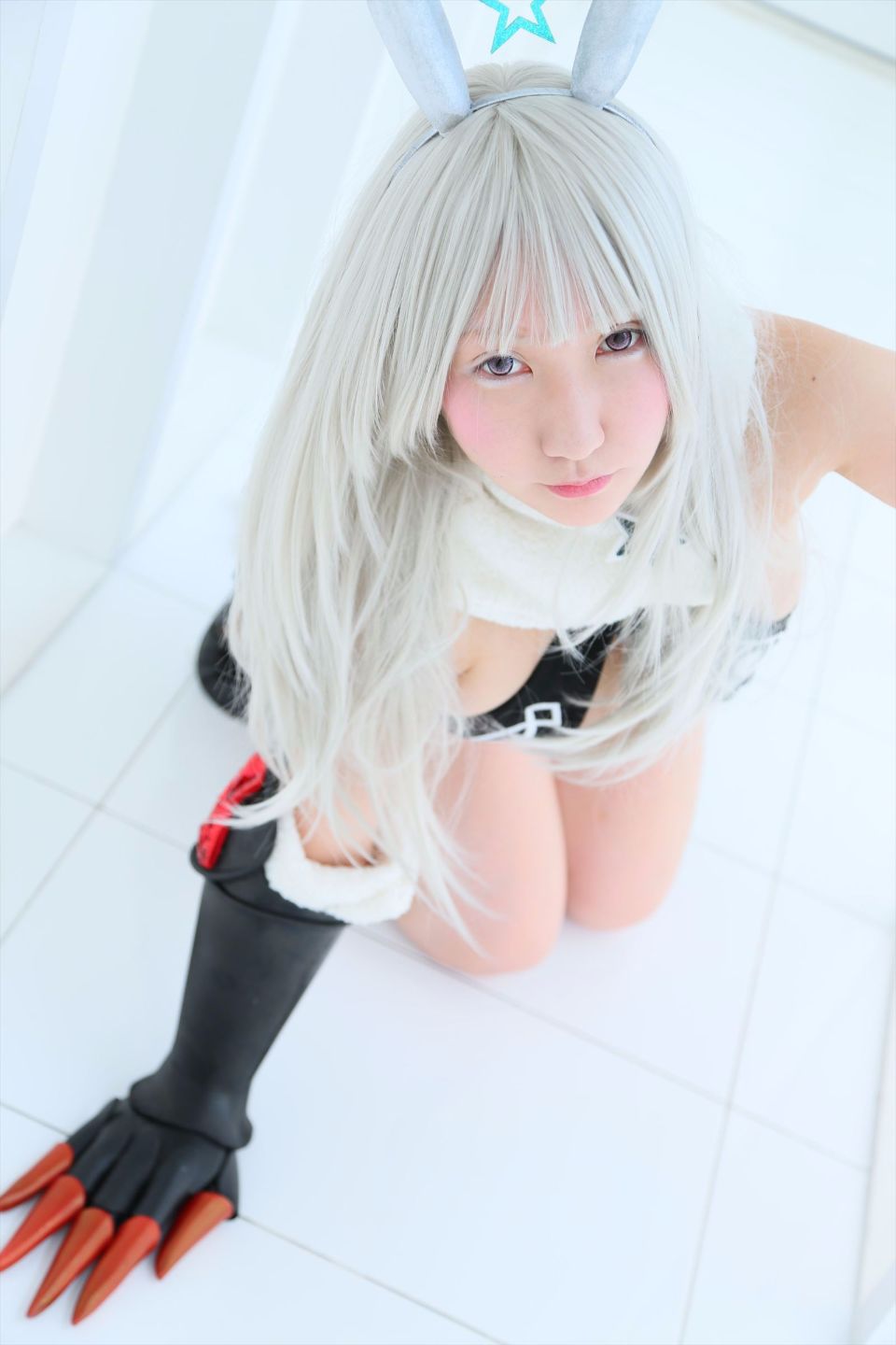 Cô gái trẻ chinh phục ""