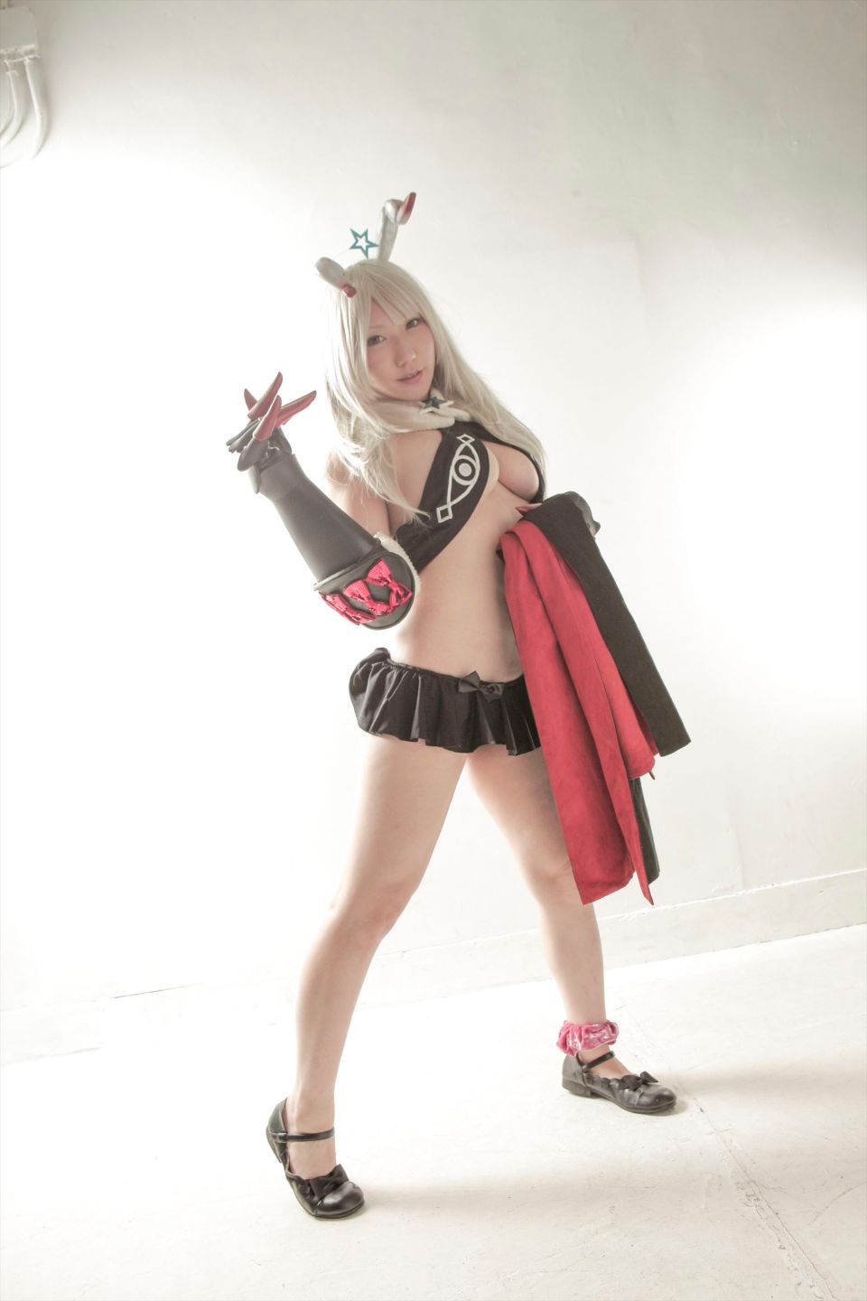 Cô gái trẻ chinh phục ""