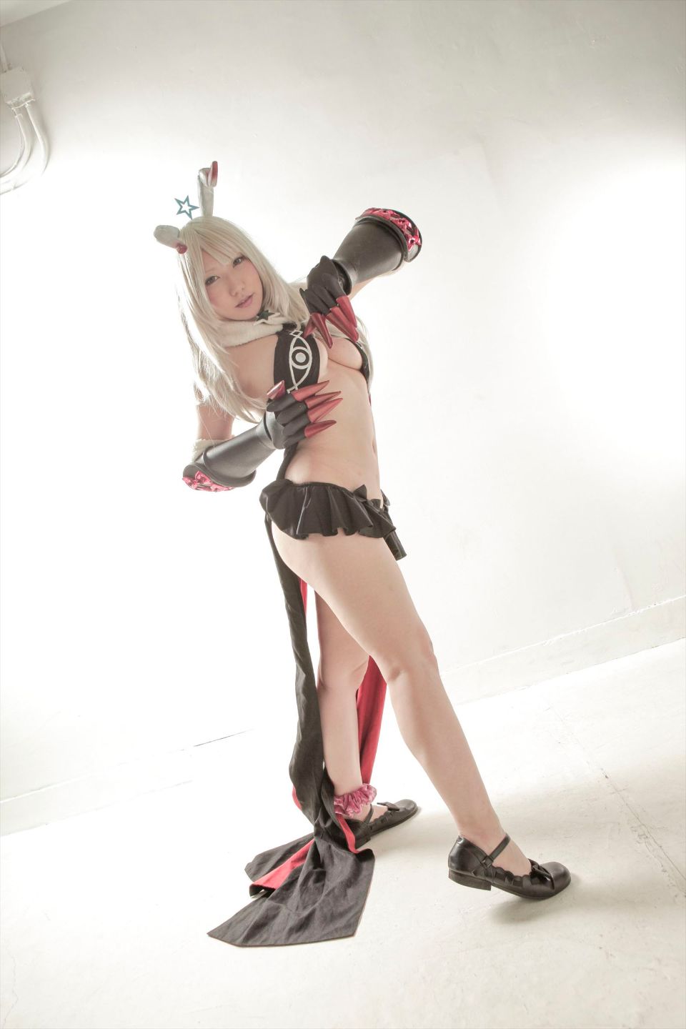 Cô gái trẻ chinh phục ""