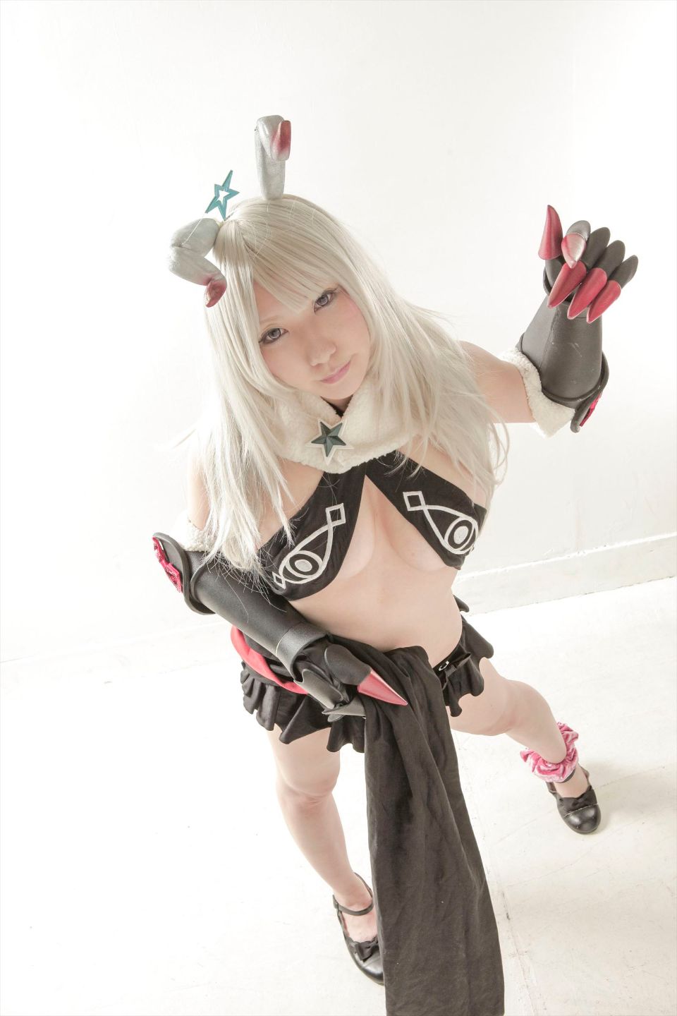 Cô gái trẻ chinh phục ""