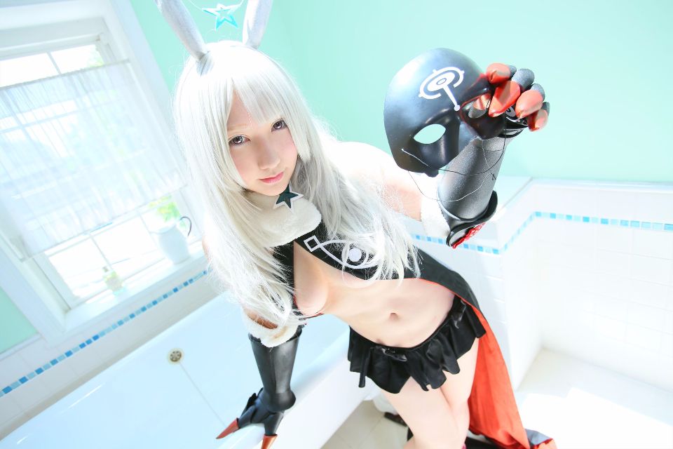 Cô gái trẻ chinh phục ""