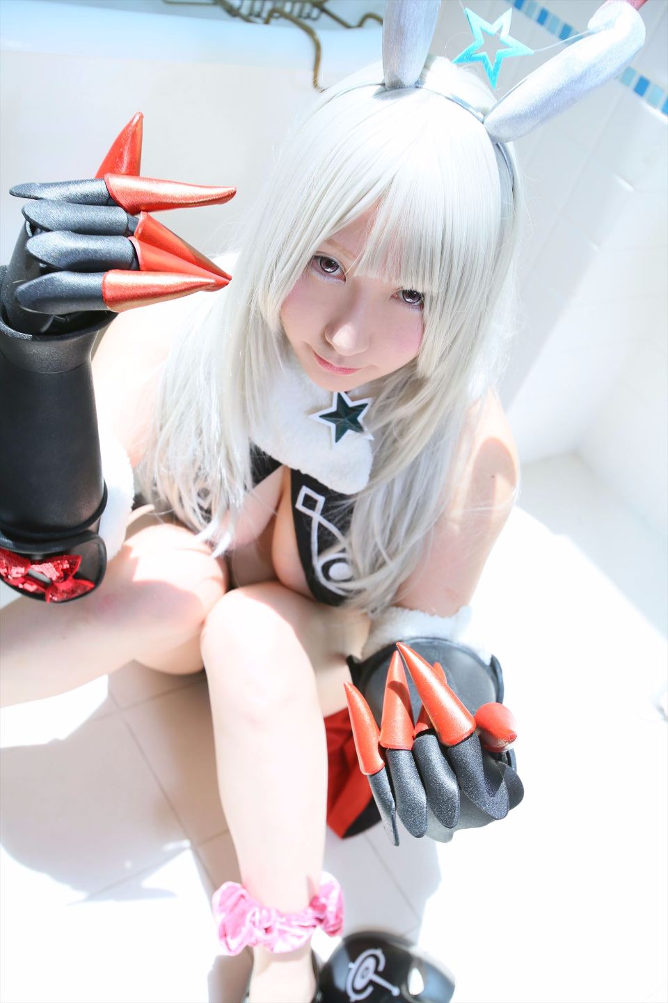 Cô gái trẻ chinh phục ""