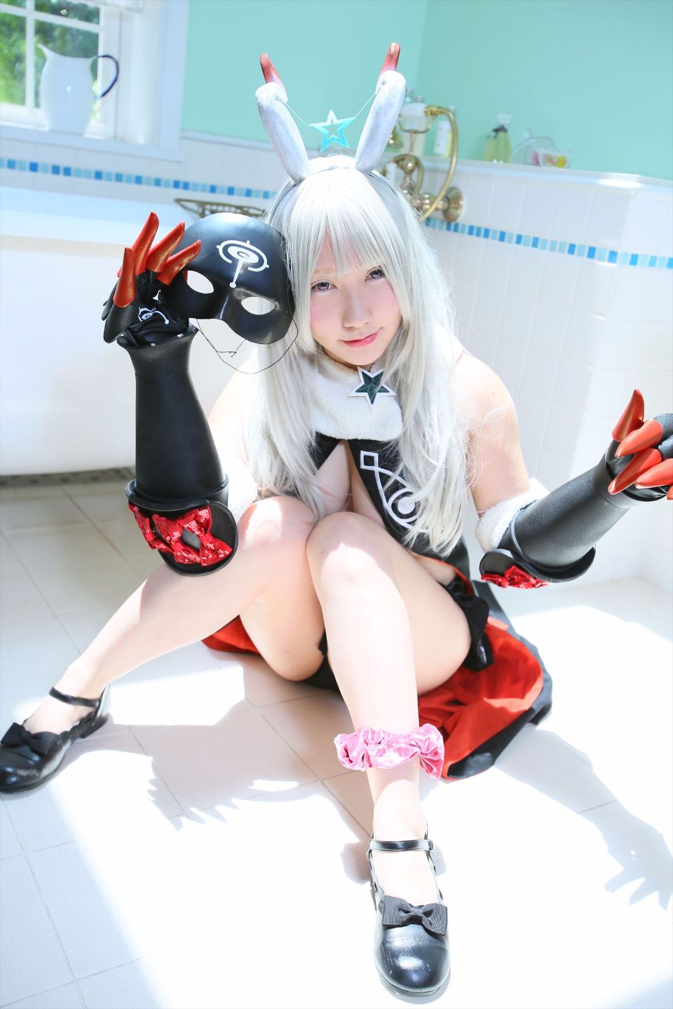 Cô gái trẻ chinh phục ""