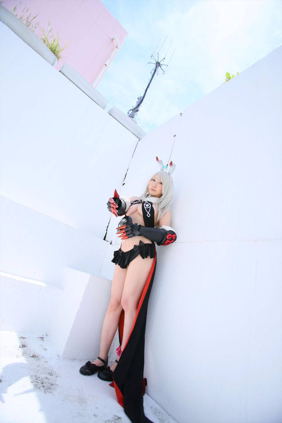 Cô gái trẻ chinh phục ""