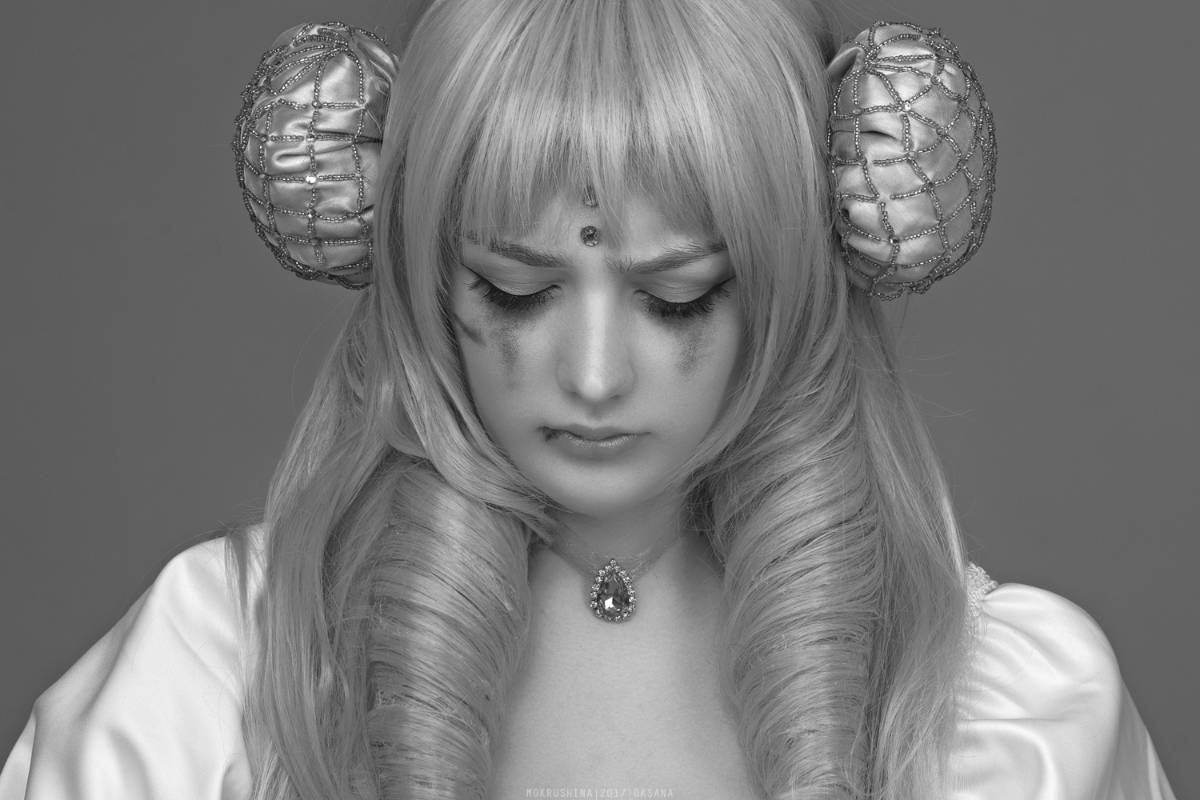 "Sáo ma thuật" Doniya Mustasim c o s p l a y