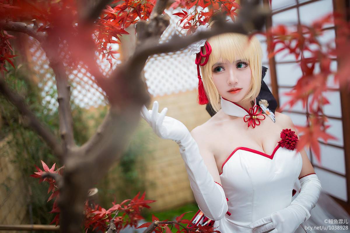 Số phận lớn hàng tháng tiền thưởng saber c o s p l a y