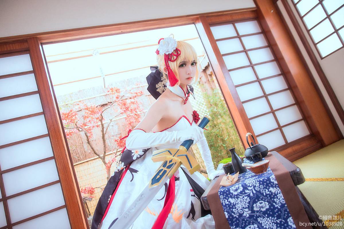 Số phận lớn hàng tháng tiền thưởng saber c o s p l a y