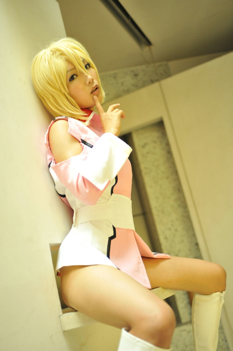 Hạt giống Gundam Stella Loussier