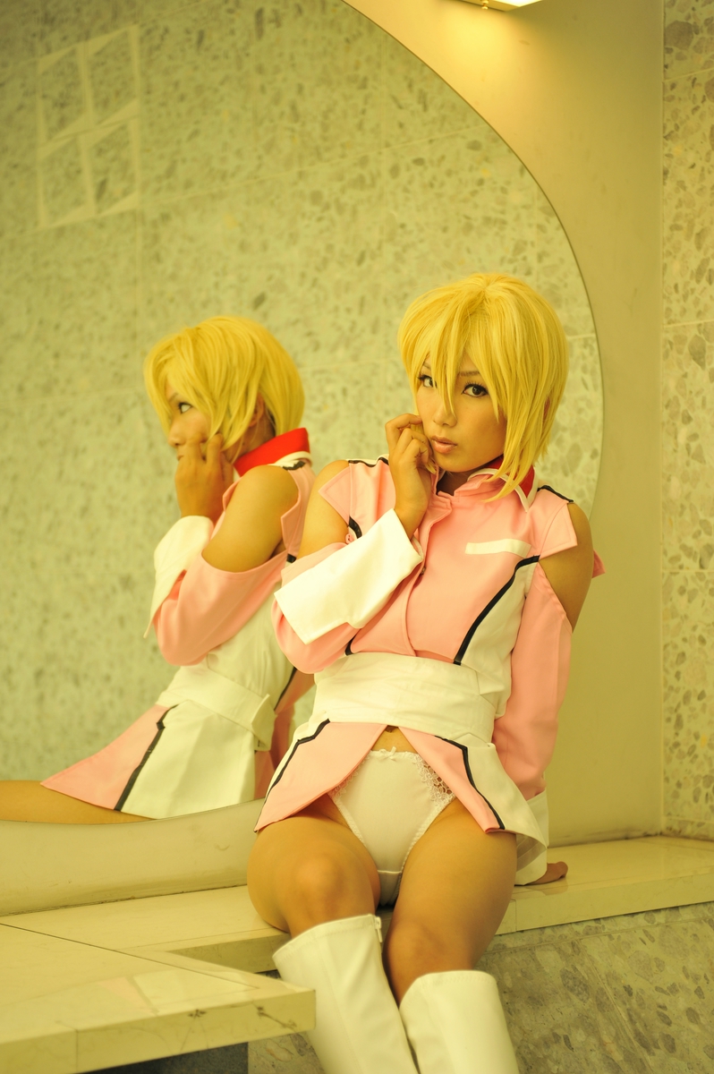 Hạt giống Gundam Stella Loussier