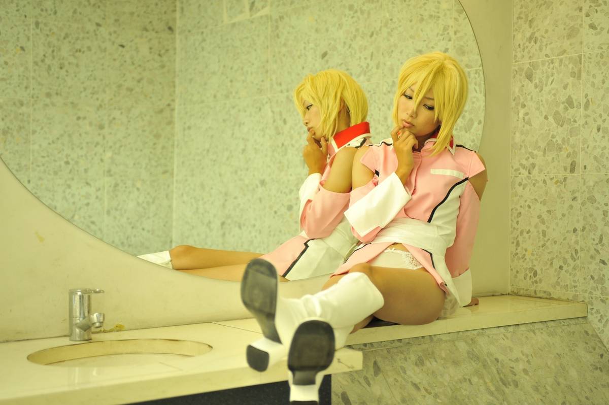 Hạt giống Gundam Stella Loussier