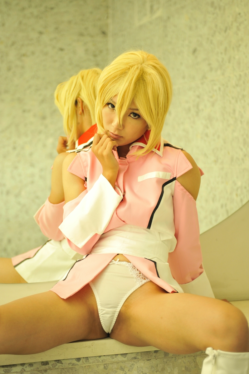 Hạt giống Gundam Stella Loussier