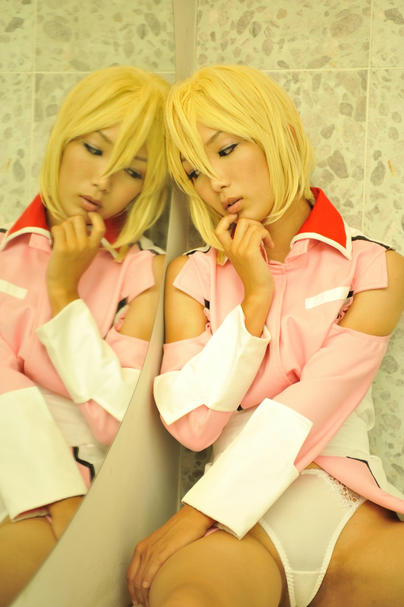 Hạt giống Gundam Stella Loussier