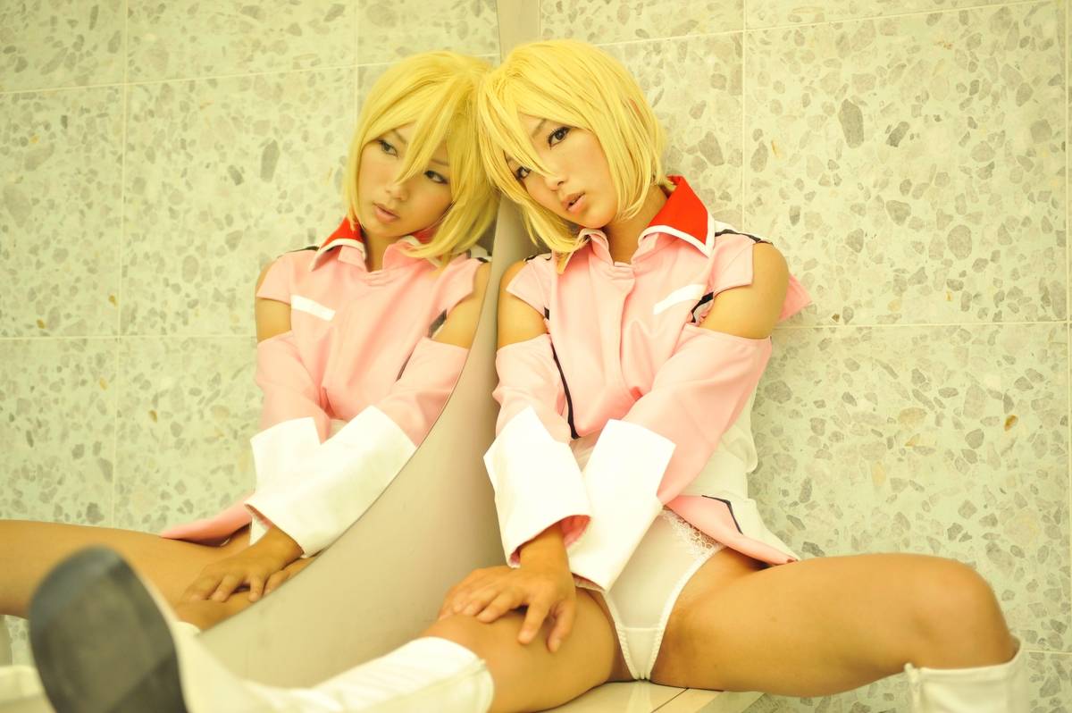 Hạt giống Gundam Stella Loussier