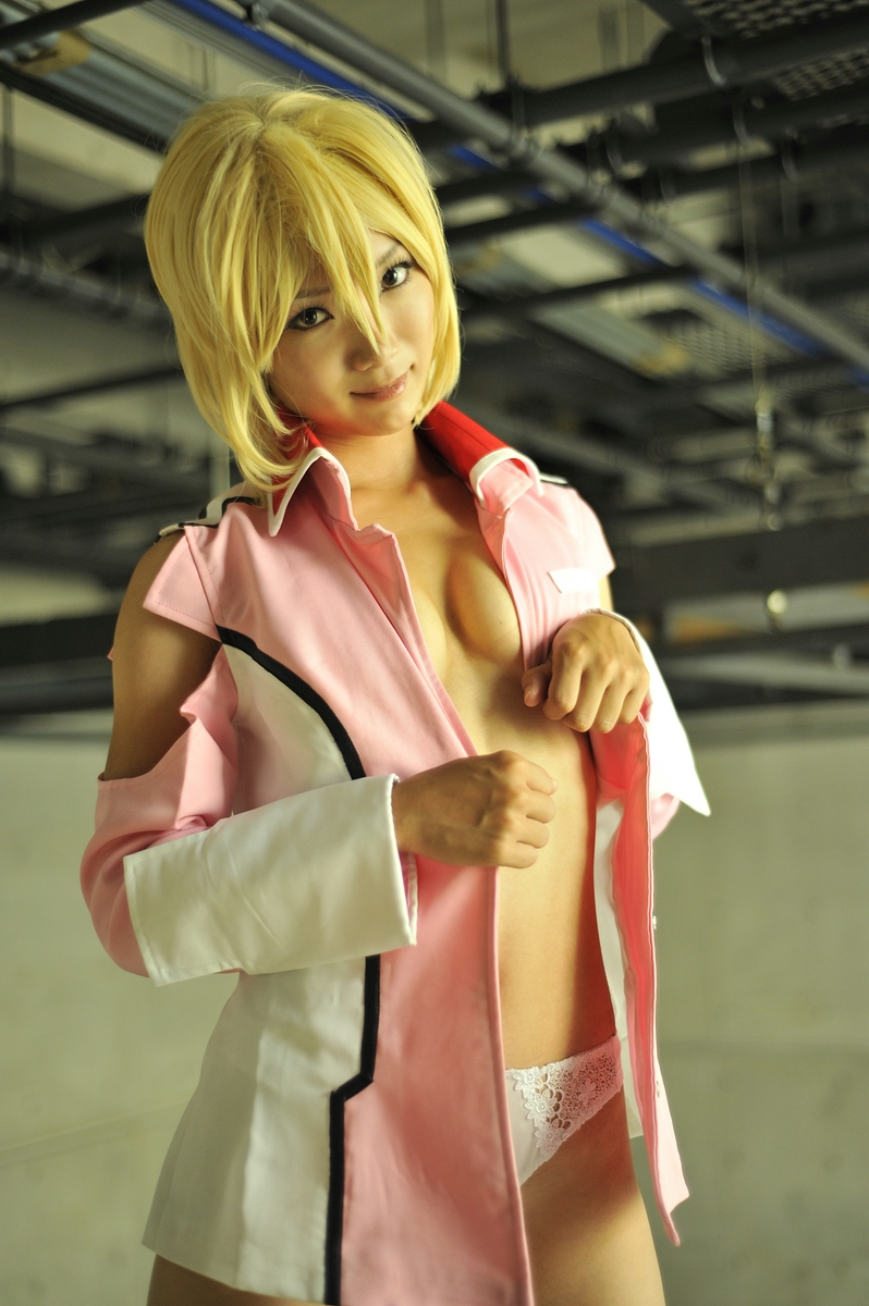 Hạt giống Gundam Stella Loussier