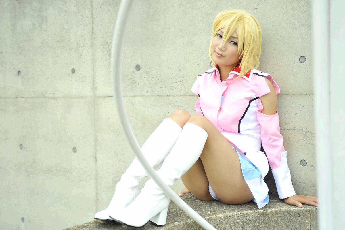 Hạt giống Gundam Stella Loussier