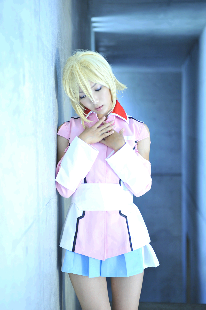 Hạt giống Gundam Stella Loussier