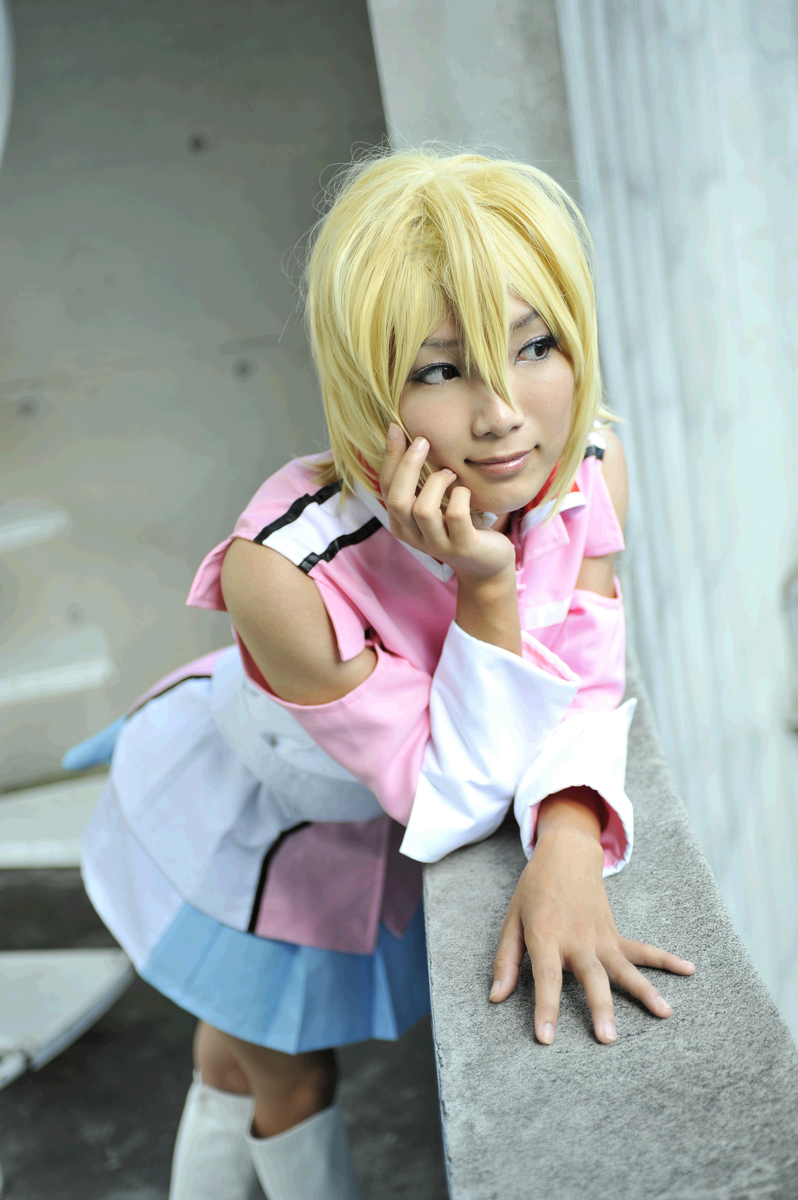 Hạt giống Gundam Stella Loussier