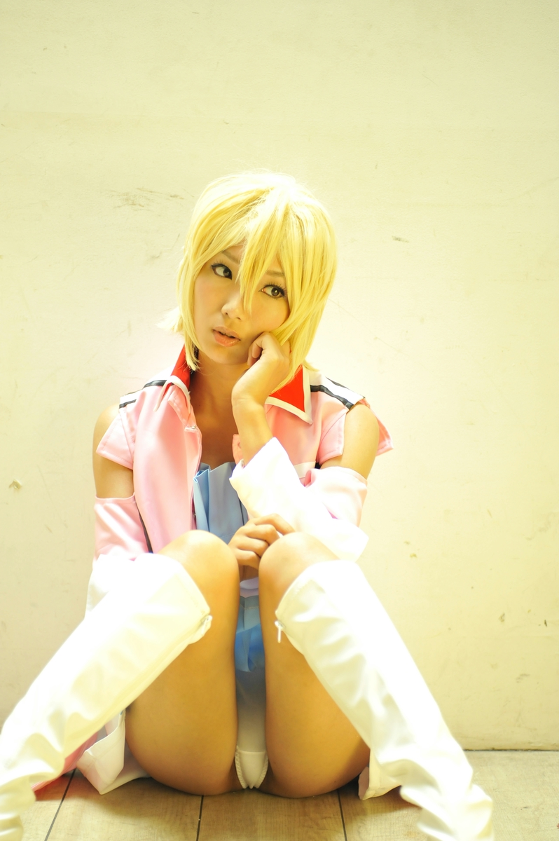 Hạt giống Gundam Stella Loussier